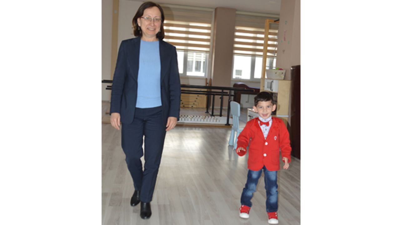 Çınar Uzay terapisi ile yürümeye başladı