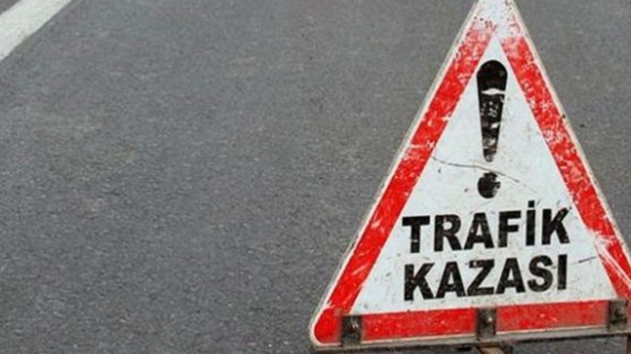 Mahmudiye'de trafik kazası; 1 ölü 3 yaralı