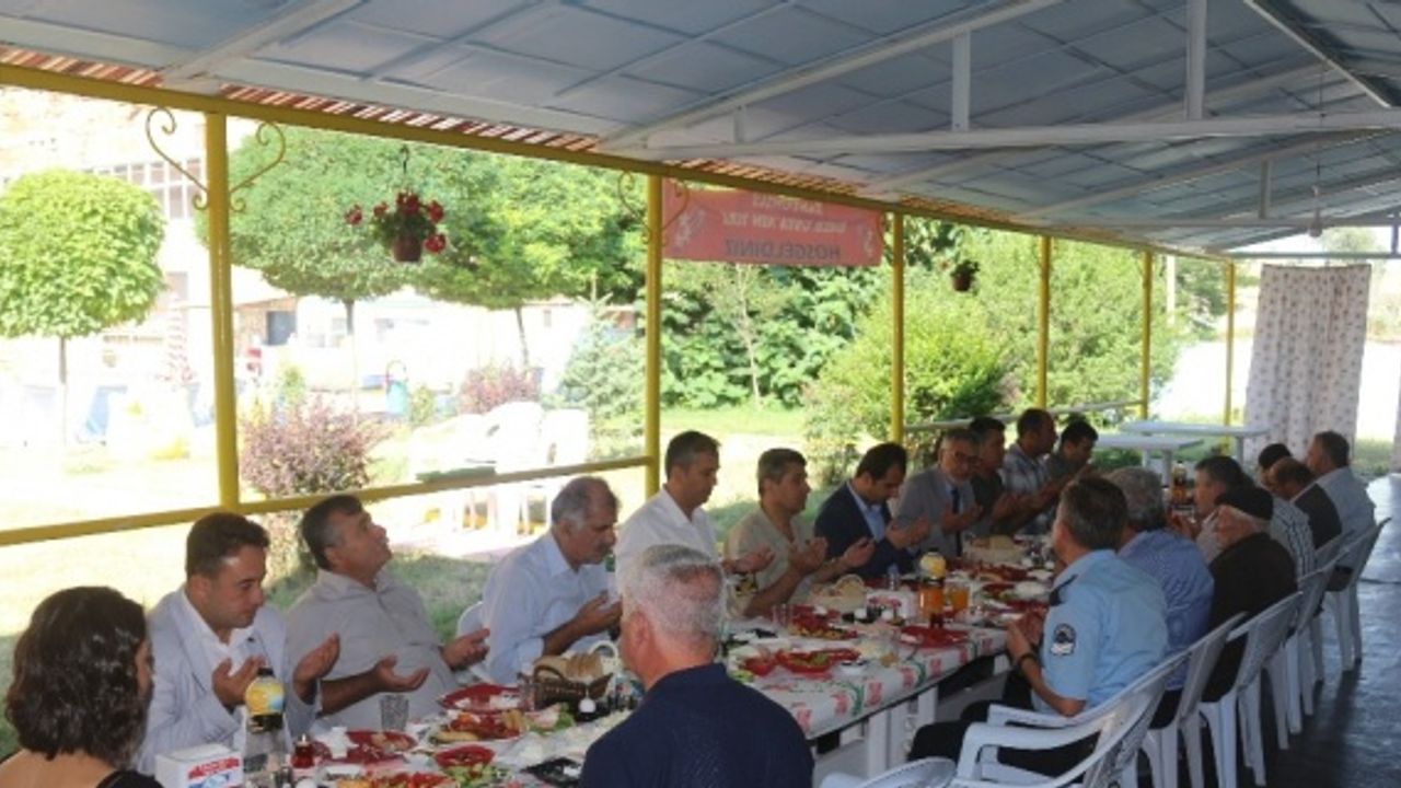 İnönü İlçe Kaymakamı Hasan Hüseyin Uzan’a veda kahvaltısı