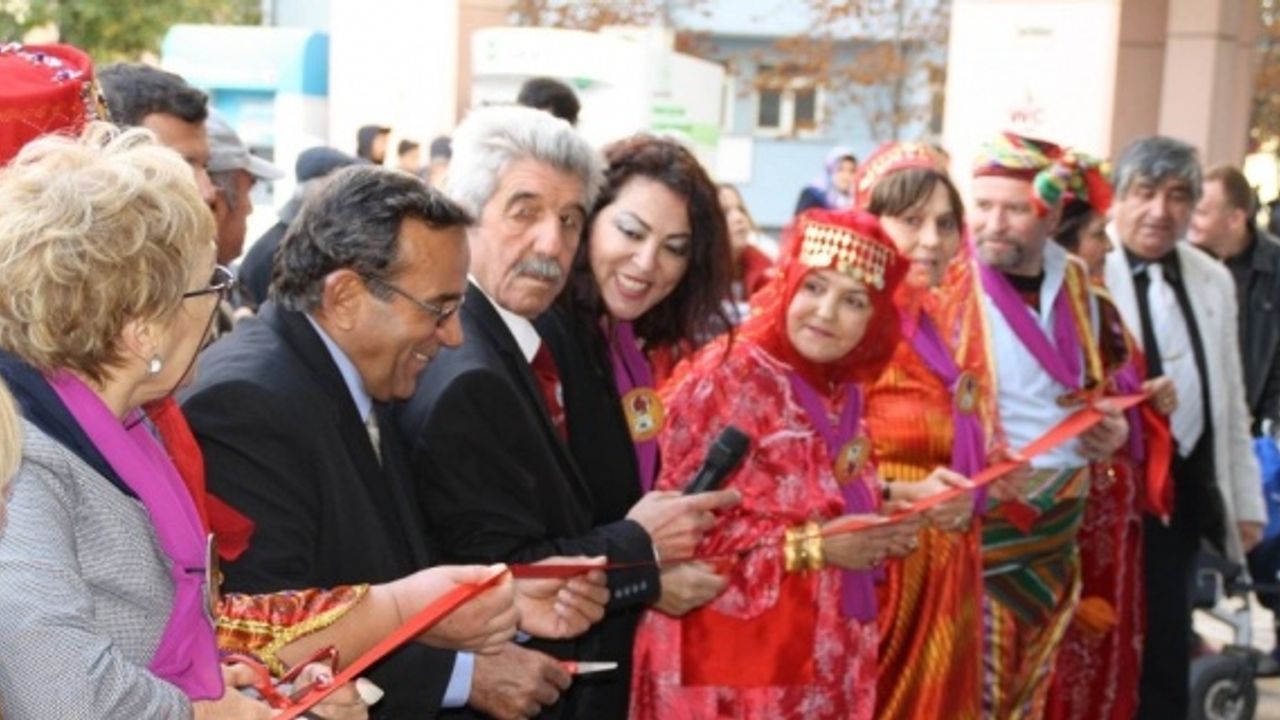 Eskişehirli fotoğraf sanatçısı Yüksel Servi’nin kişisel fotoğraf sergisi