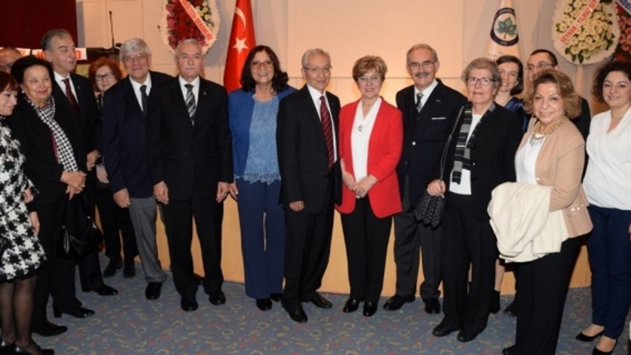 ESOGÜ Prof. Dr. Yurdanur Akgün’ü törenle emekliliğe uğurladı