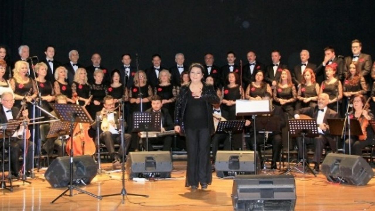 Yunus Emre Kültür Merkezinde ’sezon ortası’ konseri