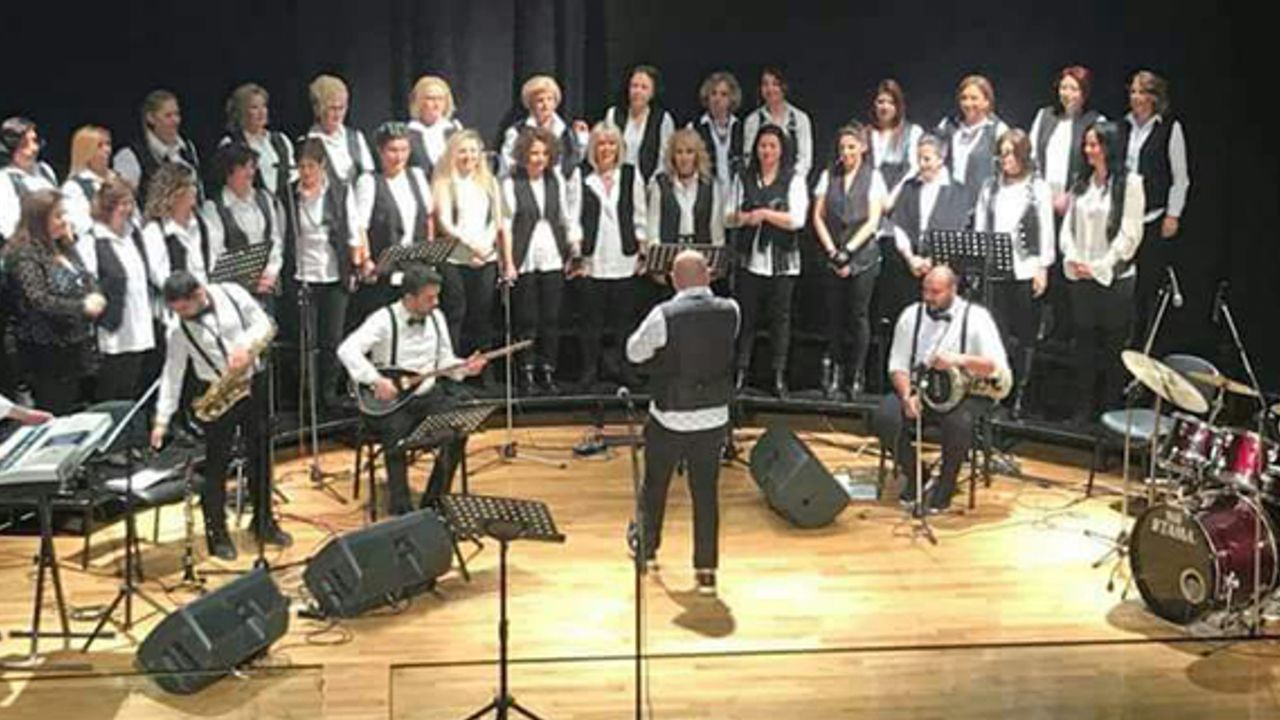 Rock şarkıları ile 4. Konseri verdiler