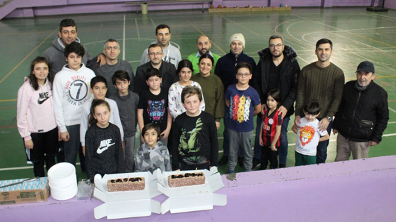 Önce antrenman sonra doğum günü kutlaması