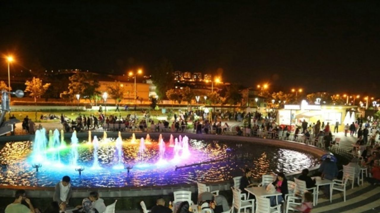 Cumhuriyet Parkı’nda yaşam bir başka