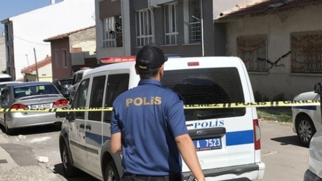 Birlikte yaşadığı kadını öldürdü