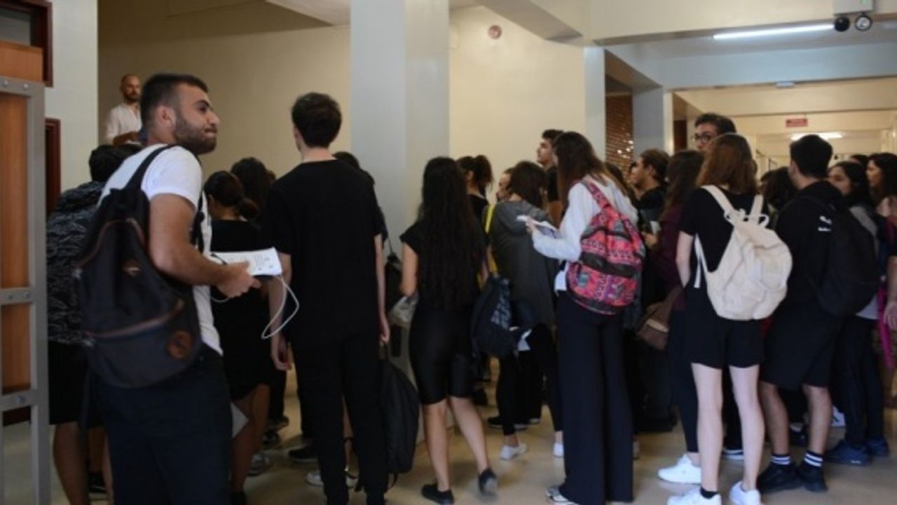 Tiyatro Anasanat Dalı adayları yetenek sınavlarında ter döktü