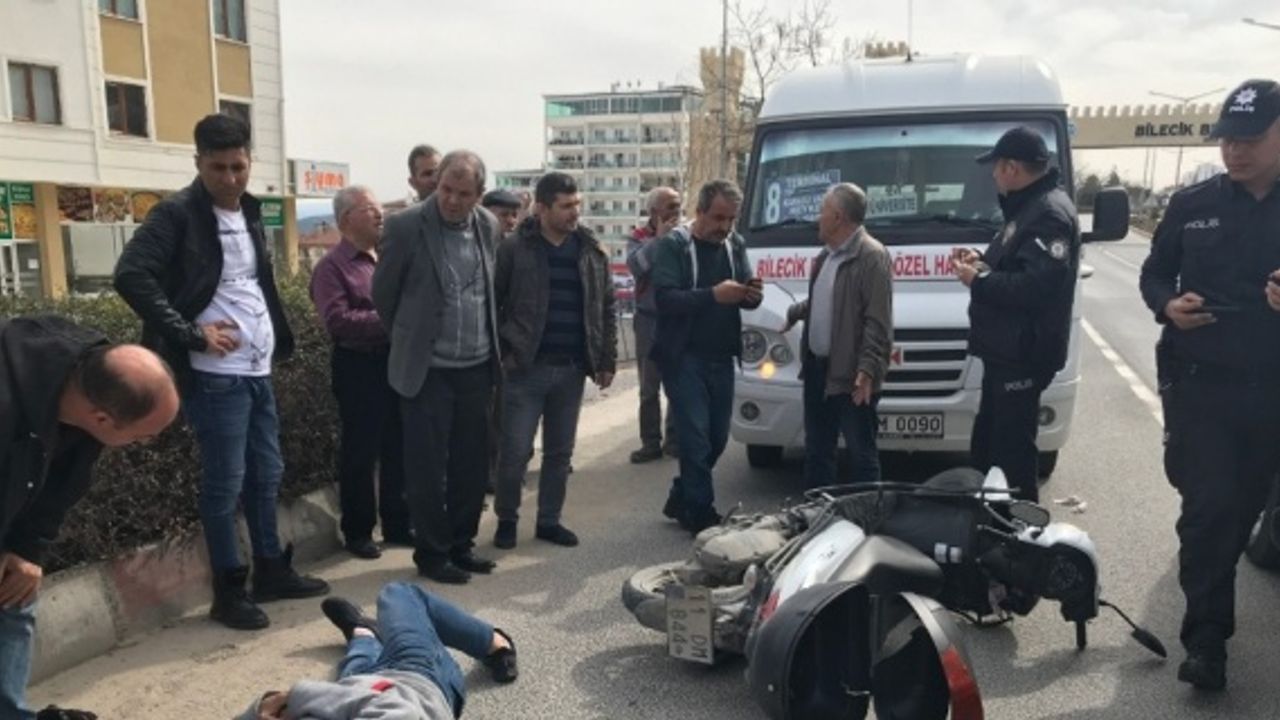 Bilecik’te motosiklet ile minibüs çarpıştı