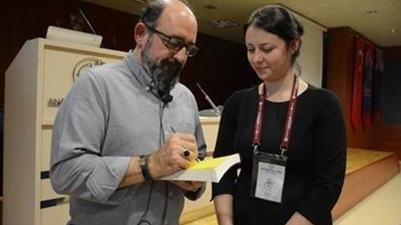 Prof. Dr. Sinan Canan’dan “Değişen Be(y)nim” semineri