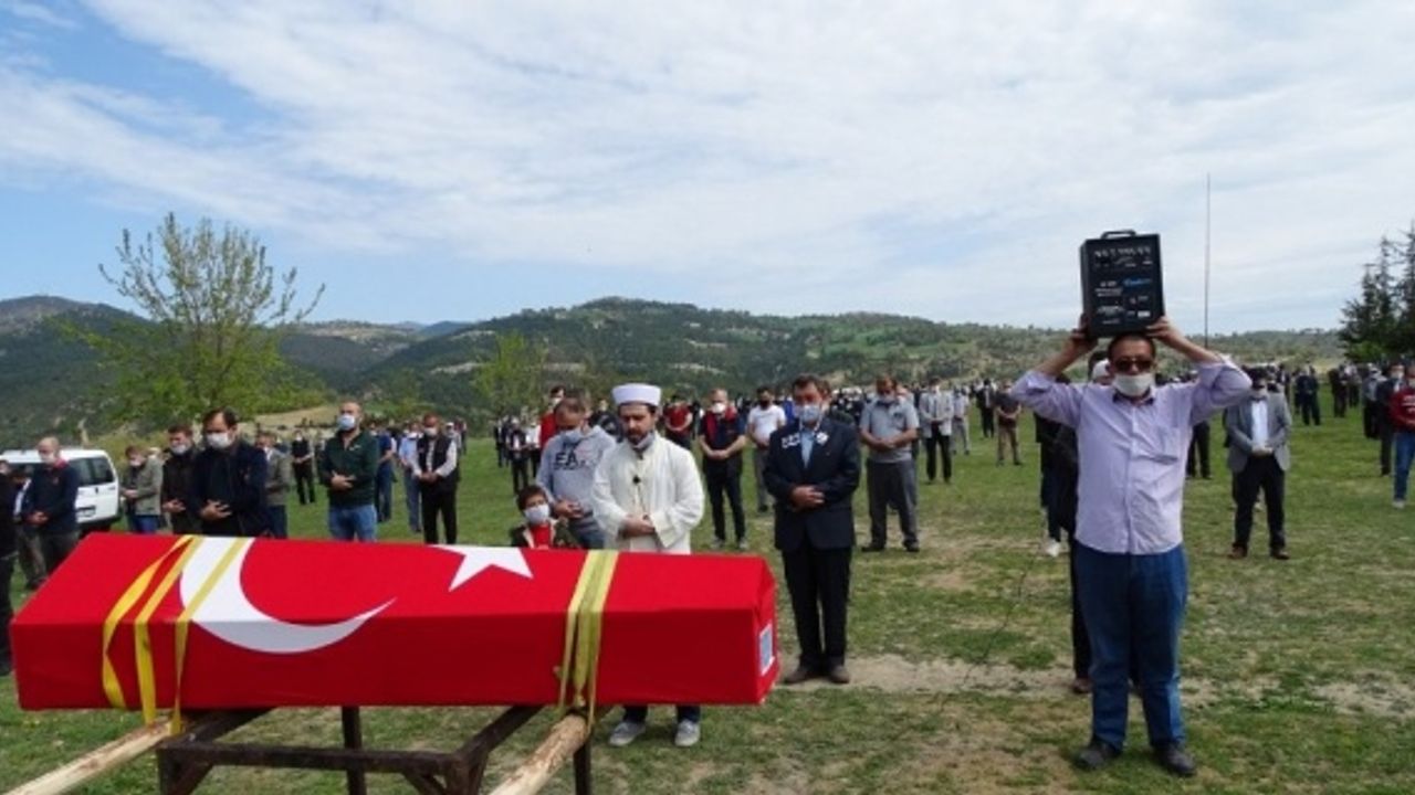 Tatbikatta ölen itfaiyeci  toprağa verildi