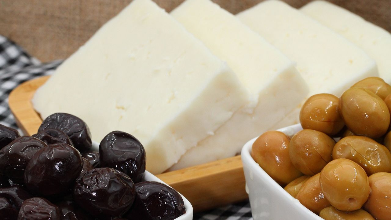 Ezine Peyniri Nedir ve Nasıl Yapılır?