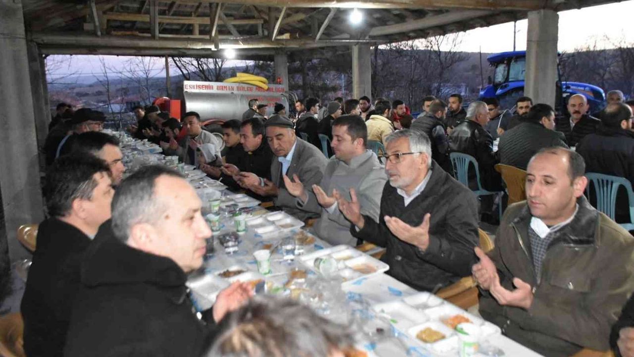 İnönü’de iftar buluşmaları ’Esnemez Mahallesi’ ile başladı