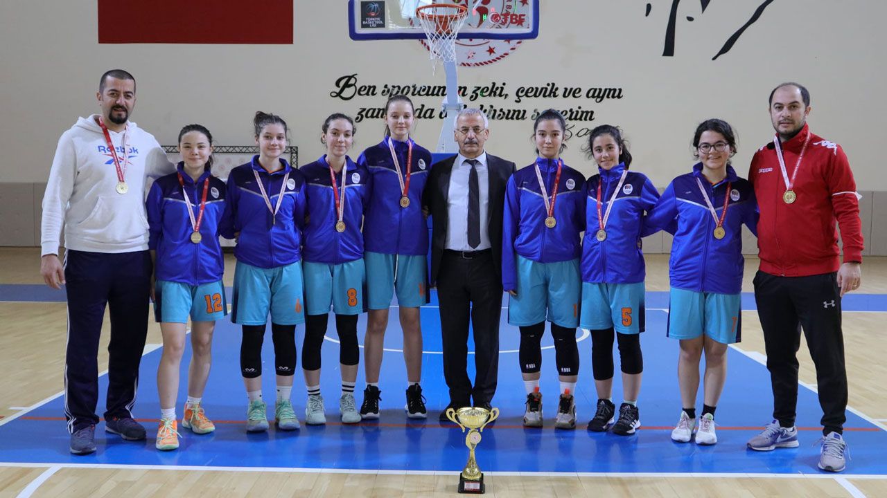 Çağdaş Koleji’nin Basketbolcu Kızları Türkiye Yarı Finallerinde!