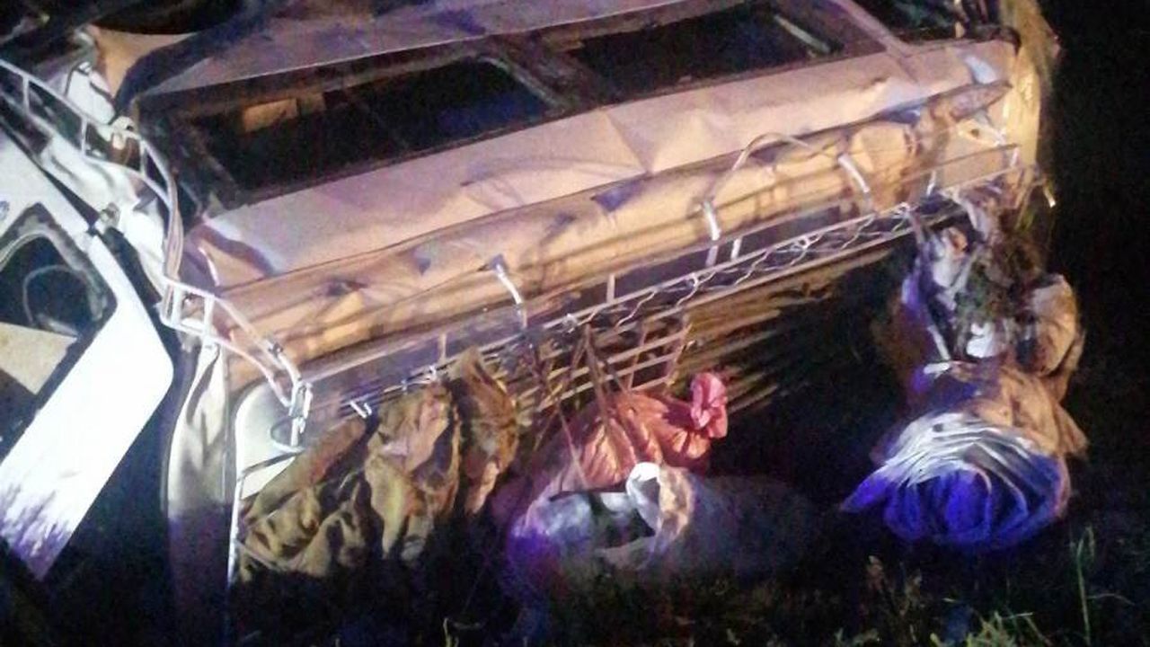 Şarampole yuvarlanan minibüsteki 2’si çocuk 8 kişi yaralandı