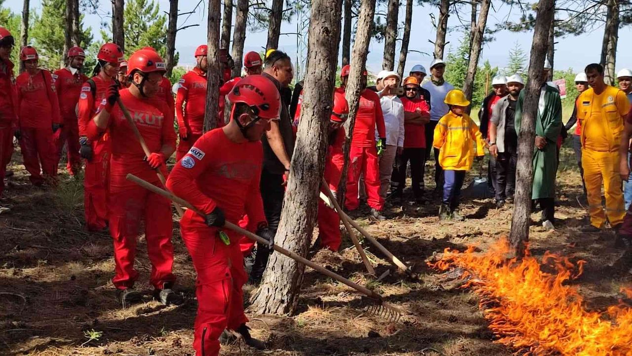 AKUT Eskişehir gönüllüleri orman yangınlarına hazırlanıyor