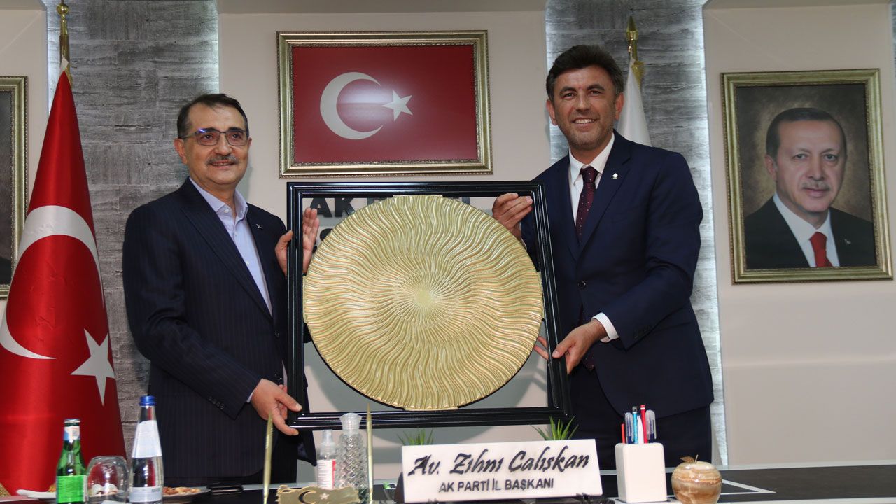 Dönmez AK Parti Eskişehir İl Başkanlığı’nı ziyaret etti