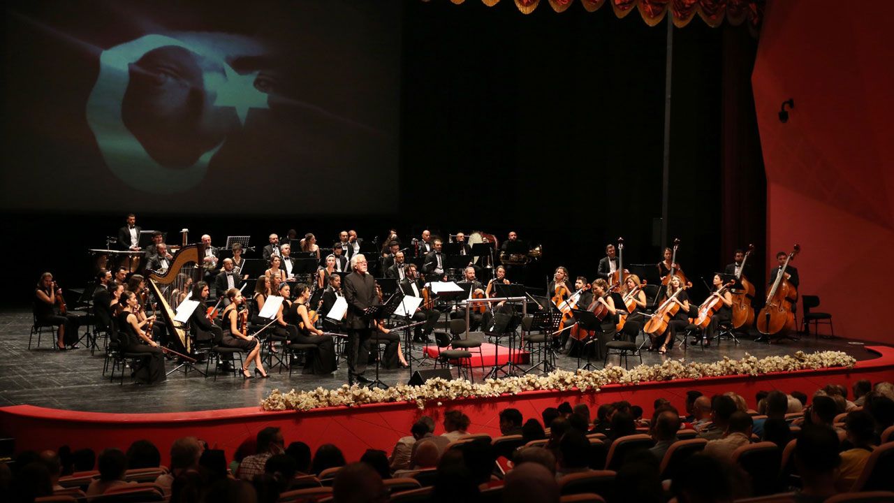 Senfoni orkestrası 100. yıl onuruna seslendirdi