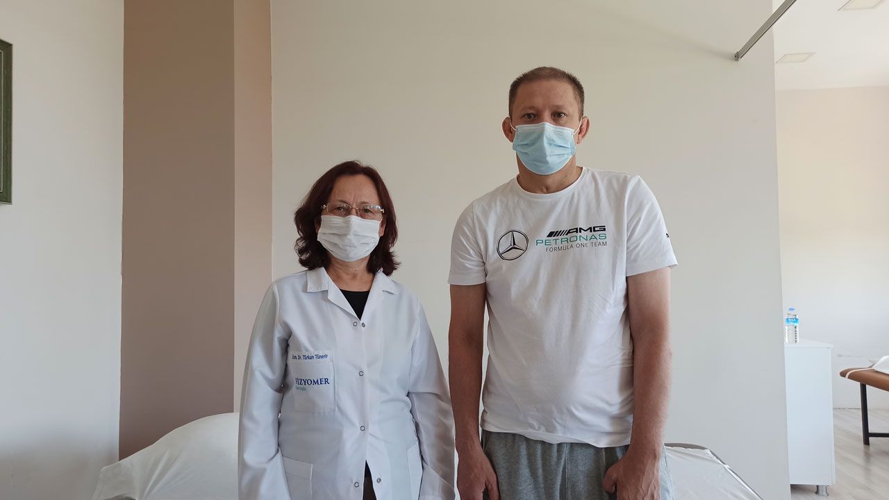 Sol tarafı felç olan Kazak hasta Fizyomer’de iyileşti
