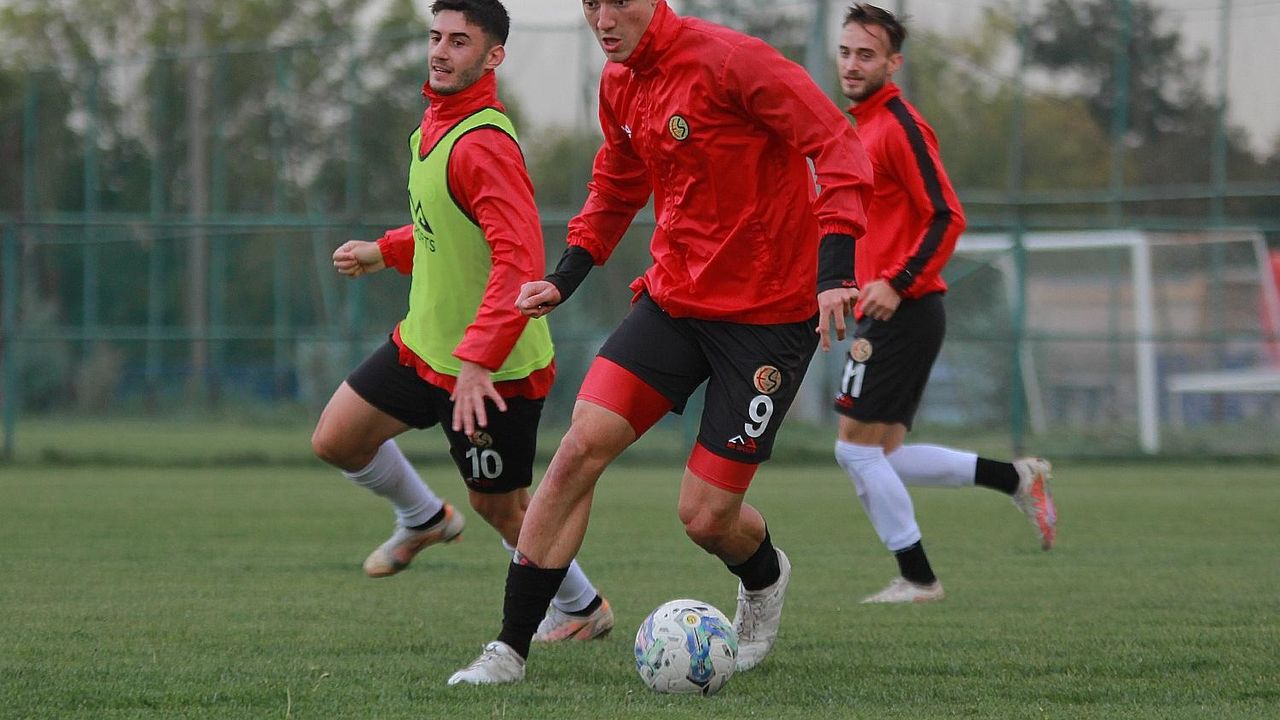 Eskişehirspor, Karşıyaka maçına hazırlanıyor