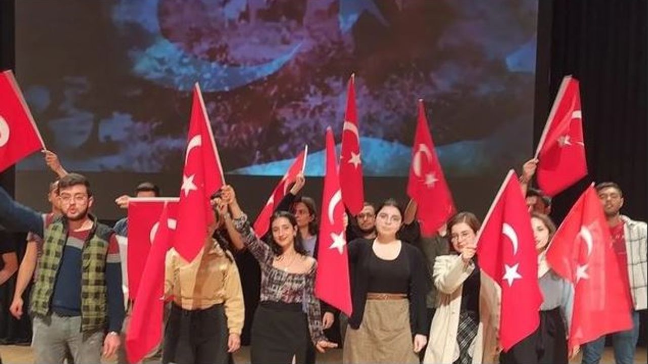 Anadolu Üniversitesi Öğrencileri 29 Ekim’i Çoşkuyla Kutladı