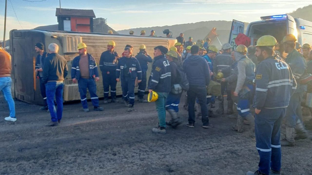 Maden işçilerini taşıyan servis devrildi: 11 yaralı