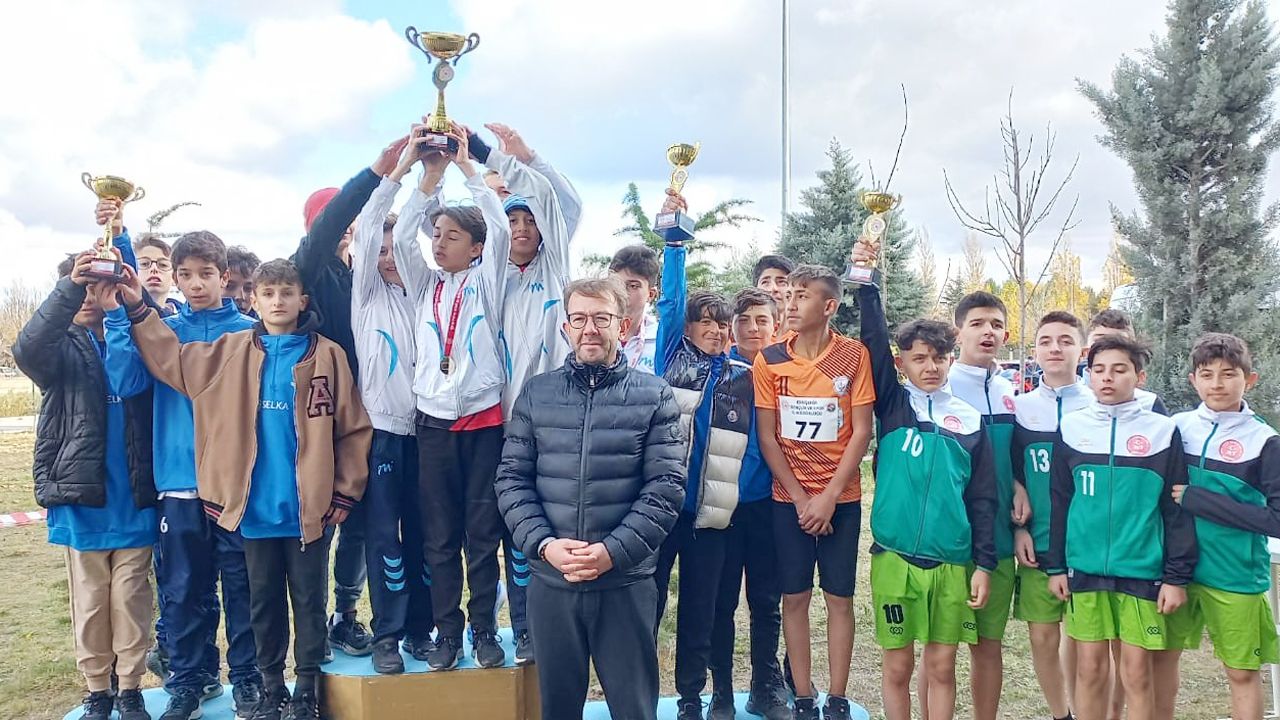Okul Sporları Kros yarışlarında kazananlar belli oldu