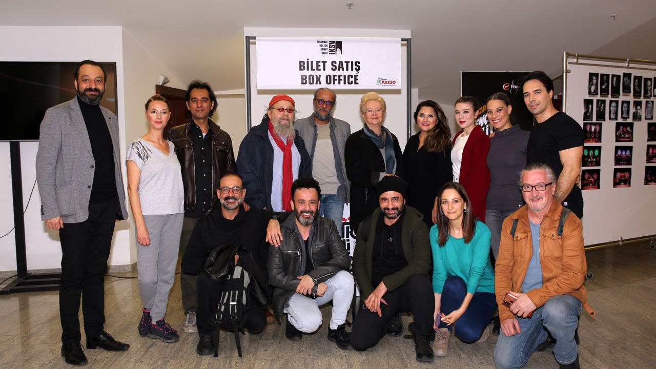 “Yaşasın demokrasi” 26. İksv istanbul tiyatro festivalinde Sahnelendi