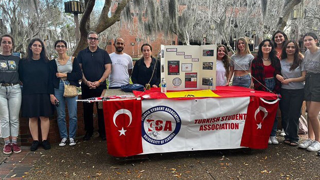 Amerika’daki Türk öğrenciler deprem farkındalığı için stant açtılar