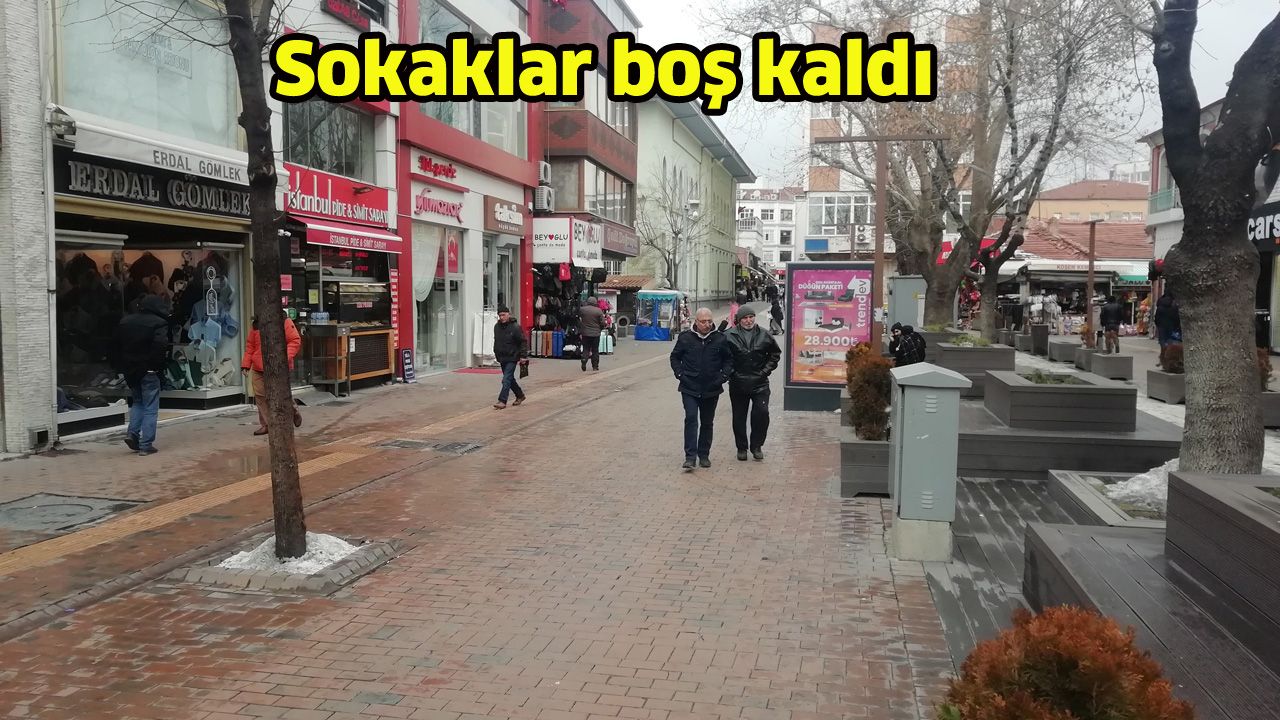 Hava soğudu Eskişehir sokakları boşaldı