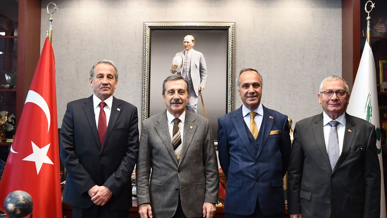 Kılıçdaroğlu Gönüllüleri Başkan Ataç’ı Ziyaret Etti