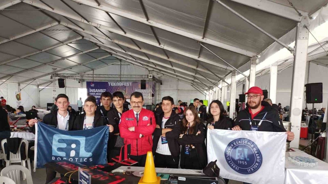 Eskişehirli liseli öğrenciler TEKNOFEST Türkiye Finallerine kaldı