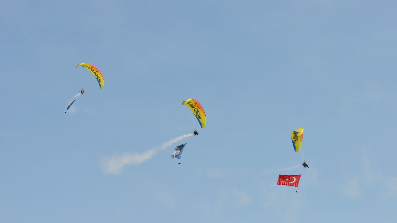Havacılık Festivali yamaç paraşütü ile başladı