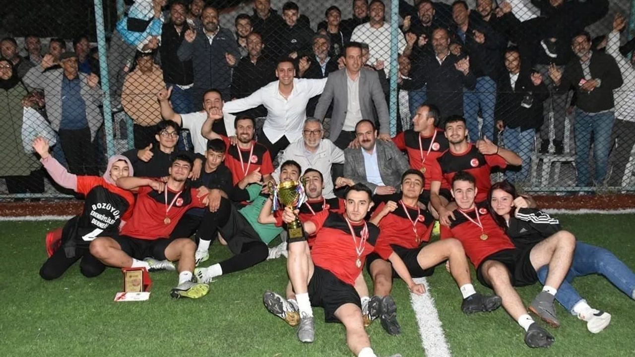 Halı Saha Futbol Turnuvası’nın şampiyonu Erenköy oldu