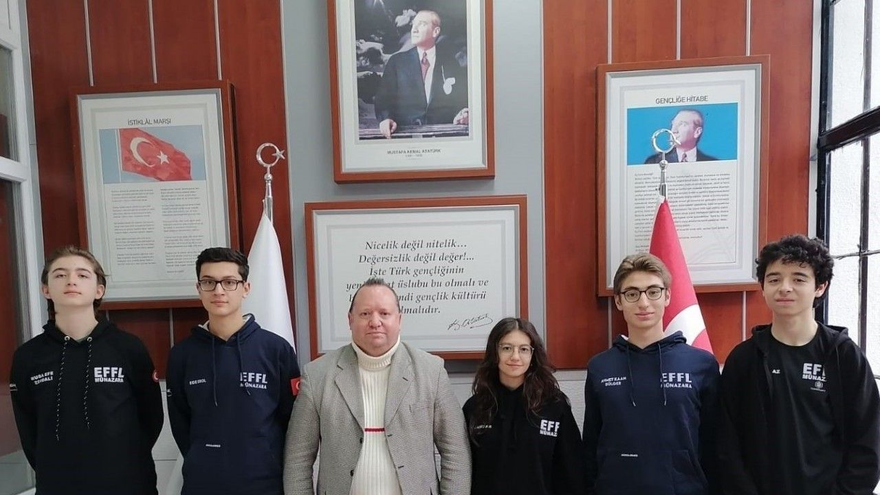 Eskişehir Fatih Fen Lisesi ekibi Türkiye Münazara Şampiyonası’na katıldı