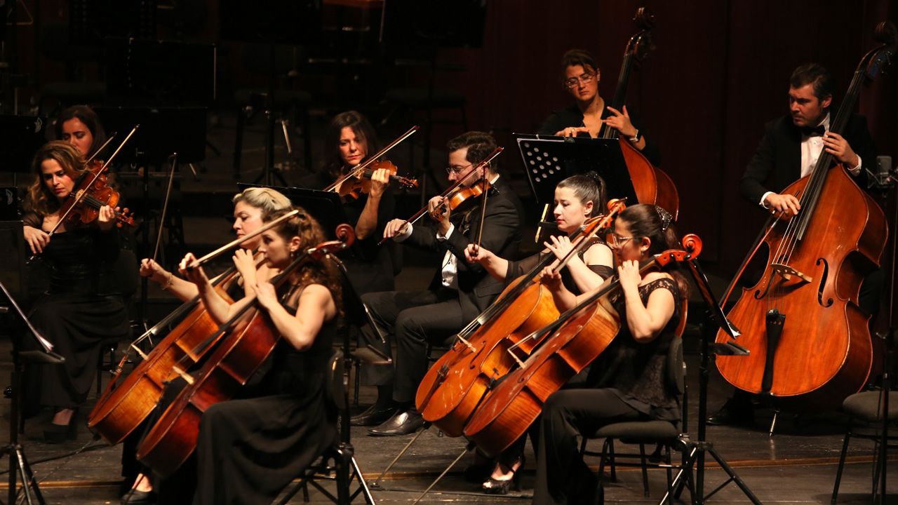 Senfoni orkestrasından Azeri besteciler konseri