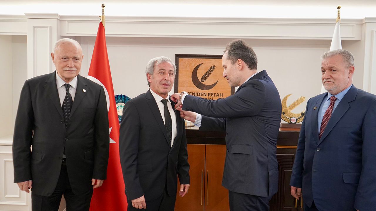 AK Partili Menderes Durgut Yeniden Refah Partisi'nden aday oldu