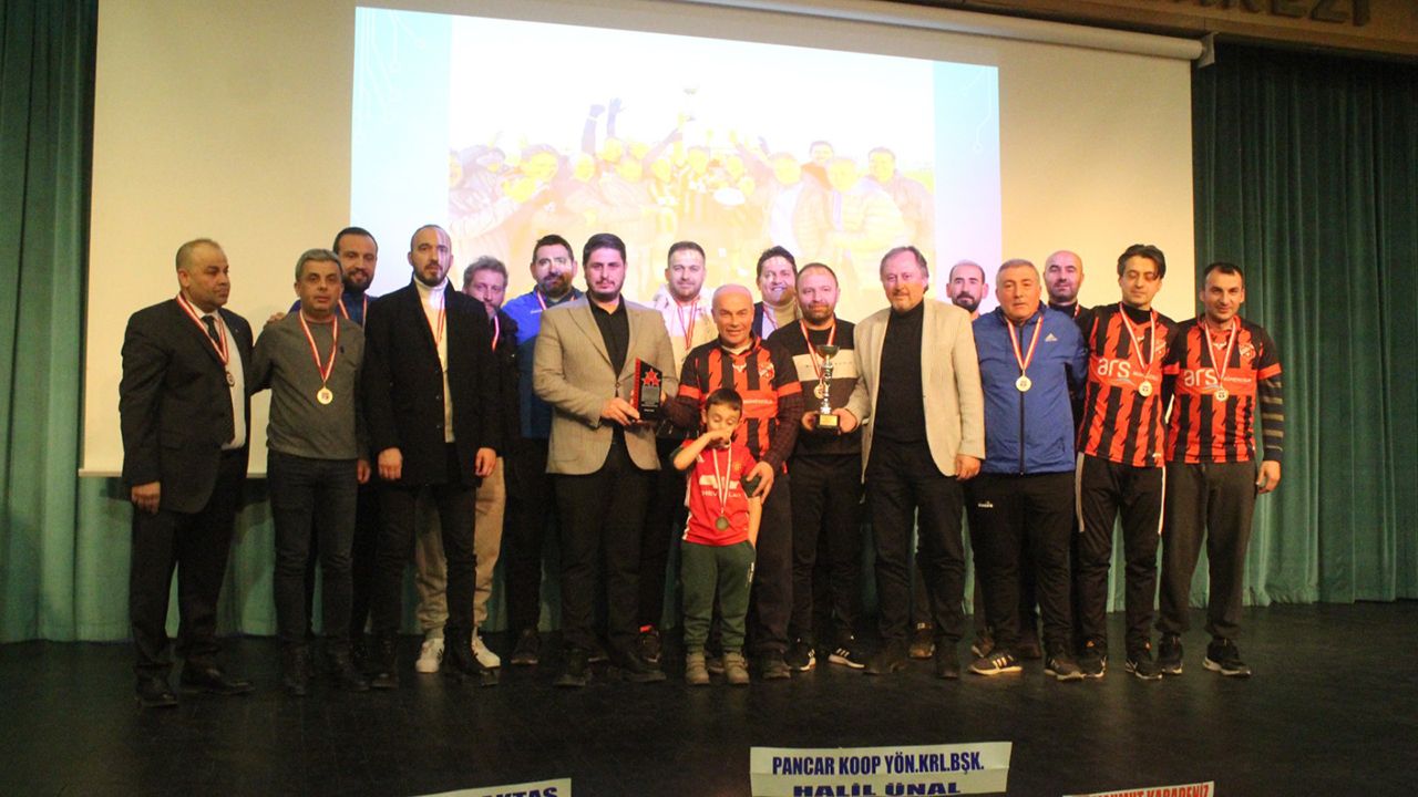ARS Mühendislik Masterler Futbol takımı yılın takım seçildi