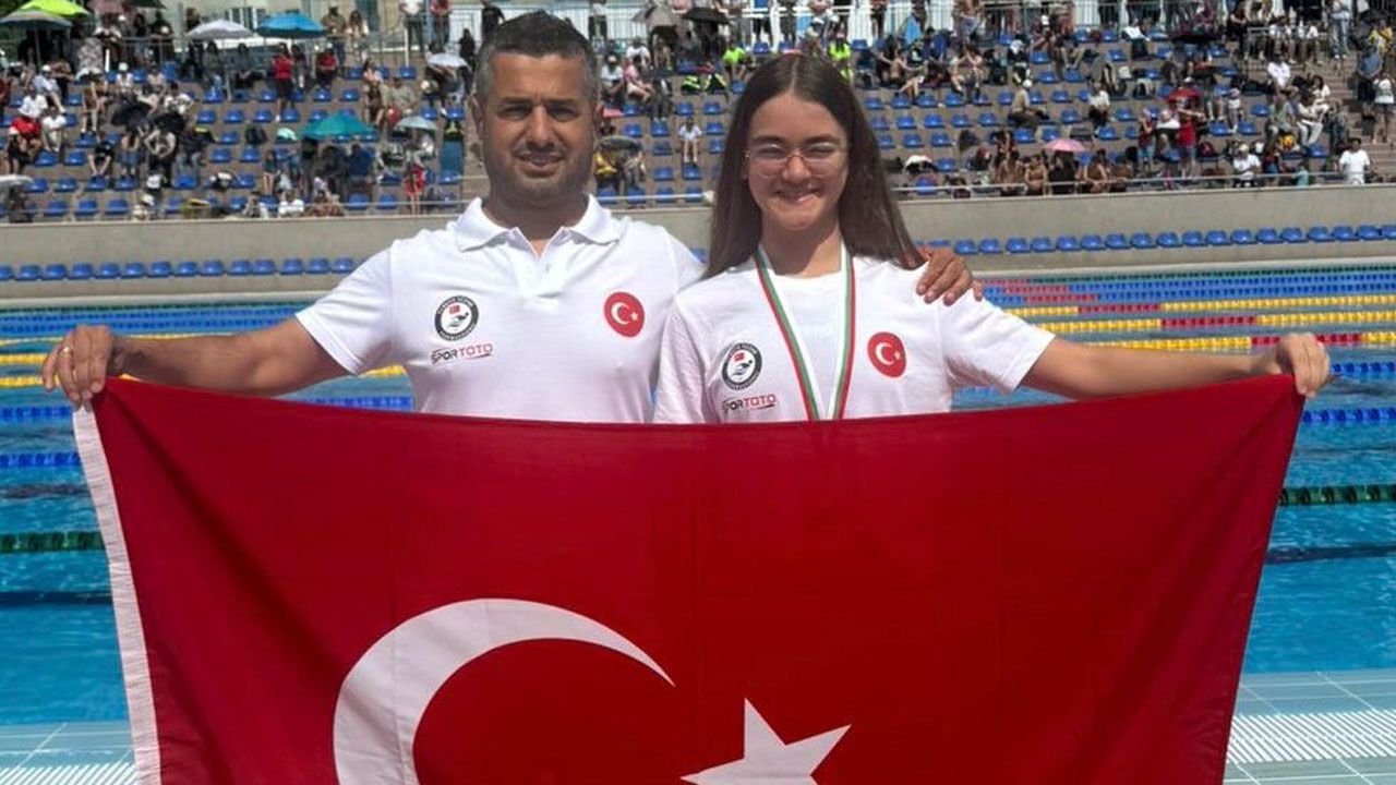 Milli yüzücü Ecrin Çevik'ten uluslararası başarı