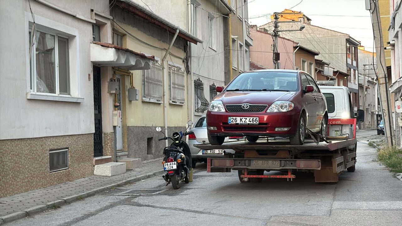 Eskişehir'de polisten kaçan sürücüye 400 bin TL ceza