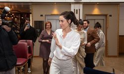 Cansu Dere İspanya'yı salladı