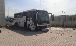 Kütahya'da otomobil ile otobüs çarpıştı: 2 yaralı