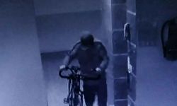 Bisiklet hırsızı güvenlik kameralarına yakalandı