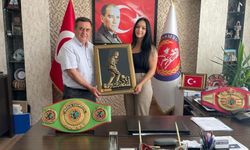 Dünya şampiyonundan Gündoğan'a ziyaret