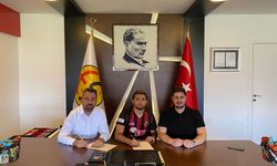Eskişehirspor'da 3 futbolcu ile sözleşmeler uzatıldı