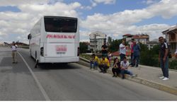 Afyon'da TIR ile otobüs çarpıştı