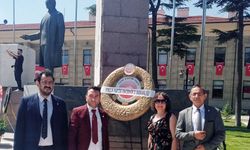 Yenilik Partisi’nden Zafer Bayramı kutlaması