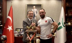 Dünya Şampiyonu Arslan’dan Başkan Ataç’a Ziyaret