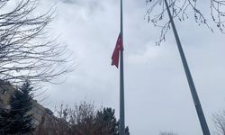 Milli yas: Eskişehir'de de bayraklar yarıya indi