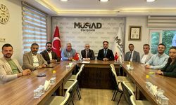 Kamil Çolak MÜSİAD’ ı ziyaret etti