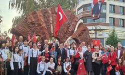Eskişehir’de ‘100. Yıl Cumhuriyet Anıtı’ törenle açıldı